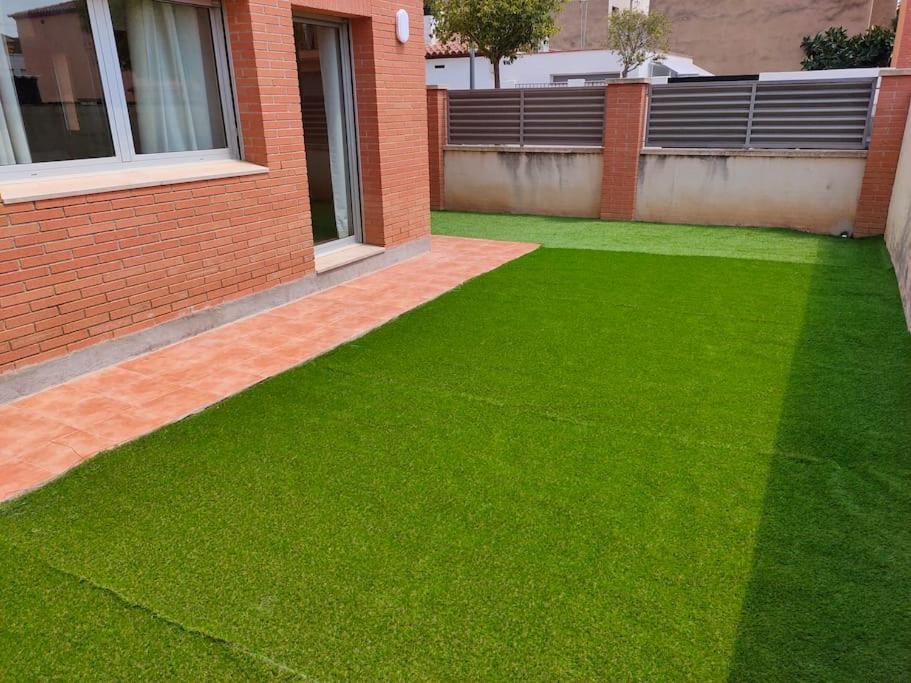 Chalet Amplio Con Jardin Y Zona Barbacoa. Reus Exteriér fotografie